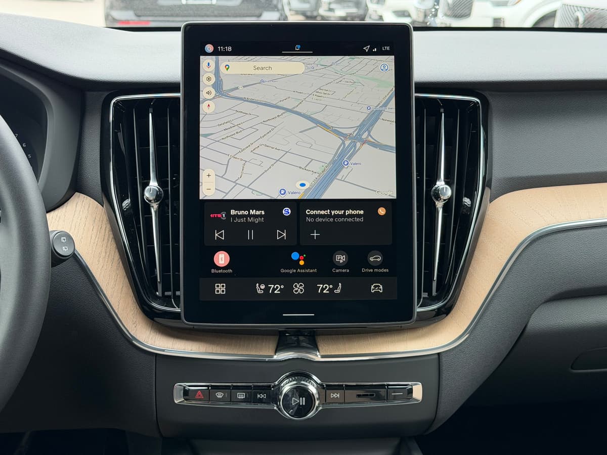 2026 Volvo XC60 - Image 12