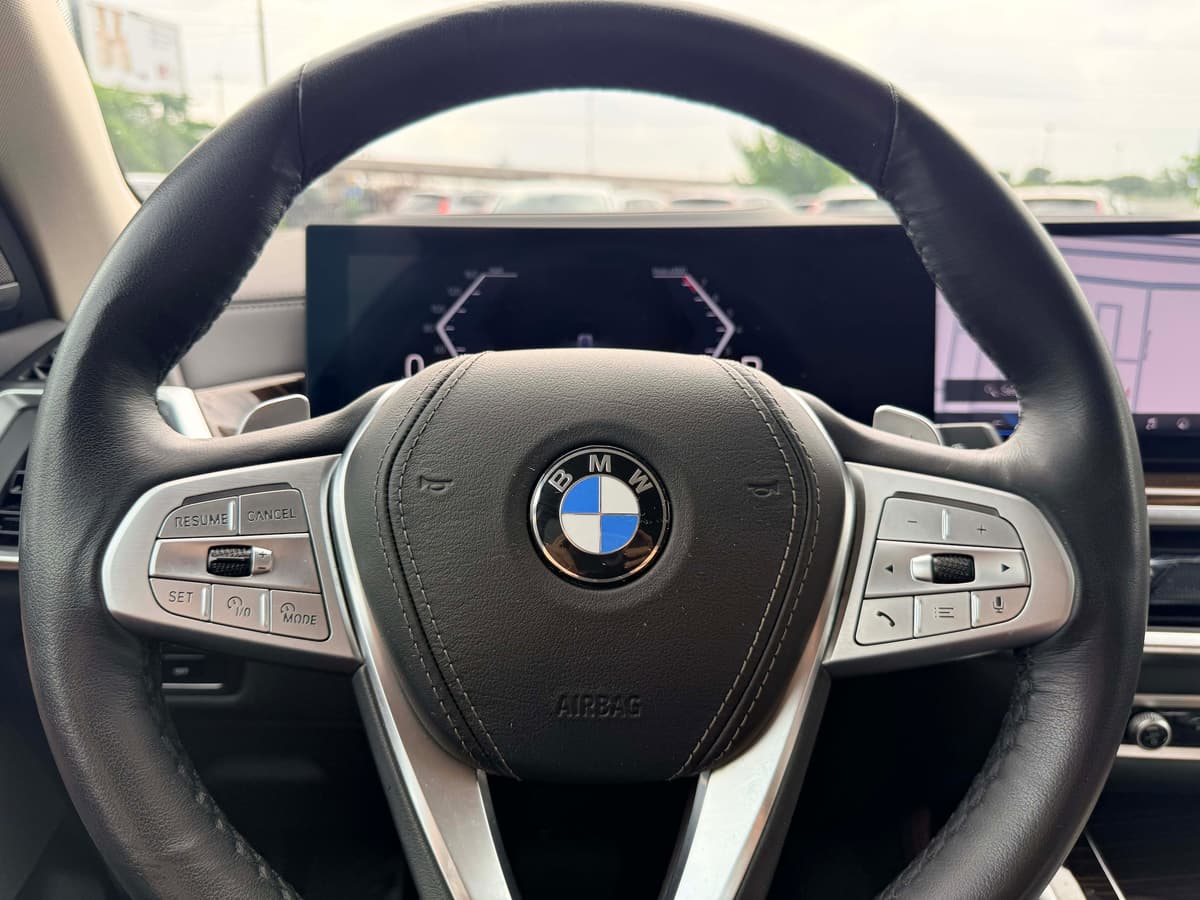2026 BMW X7 - Image 24