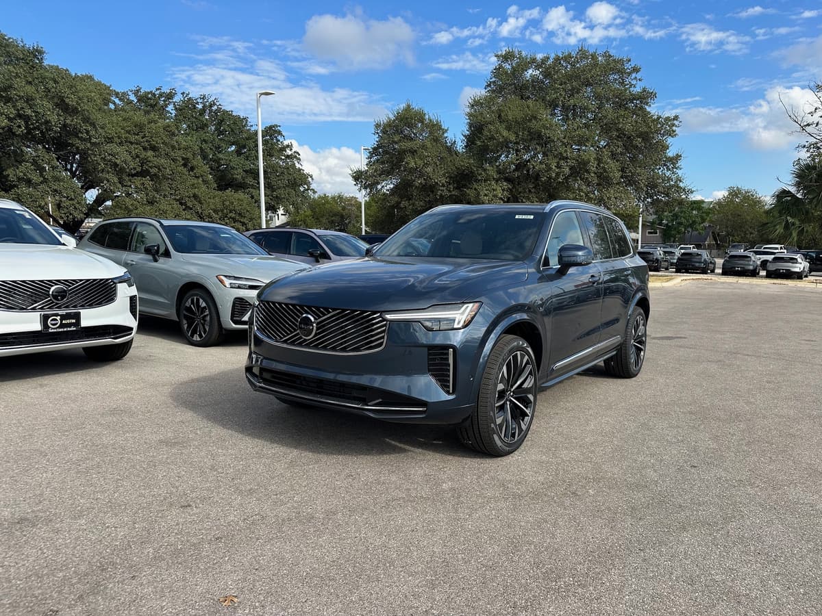 2026 Volvo XC90 - Image 2