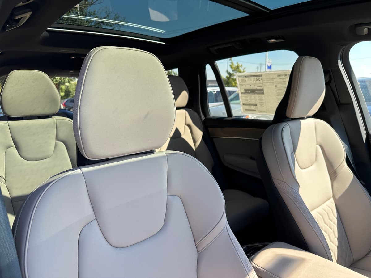 2026 Volvo XC90 - Image 9