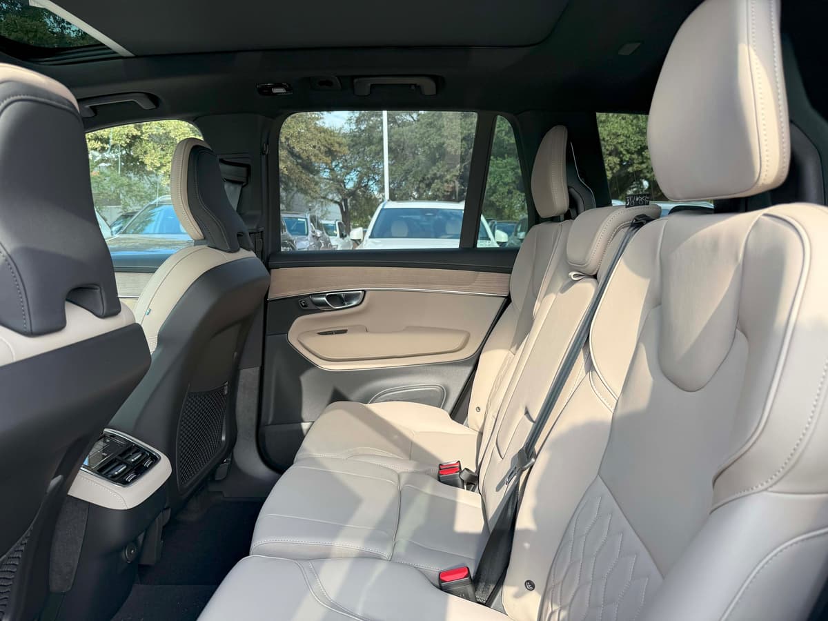 2026 Volvo XC90 - Image 16