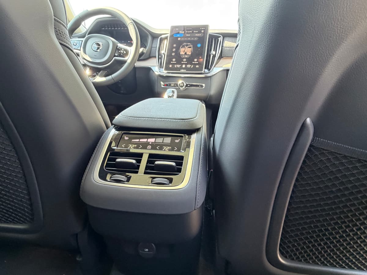 2026 Volvo XC90 - Image 11