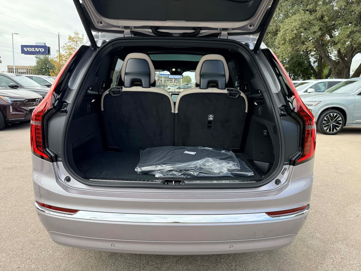 2026 Volvo XC90 - Image 27