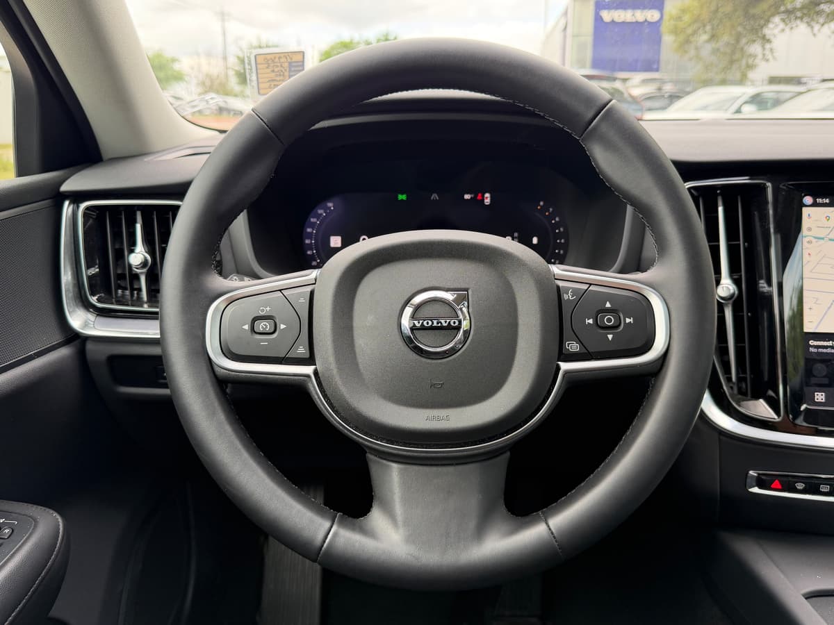 2025 Volvo S60 - Image 16