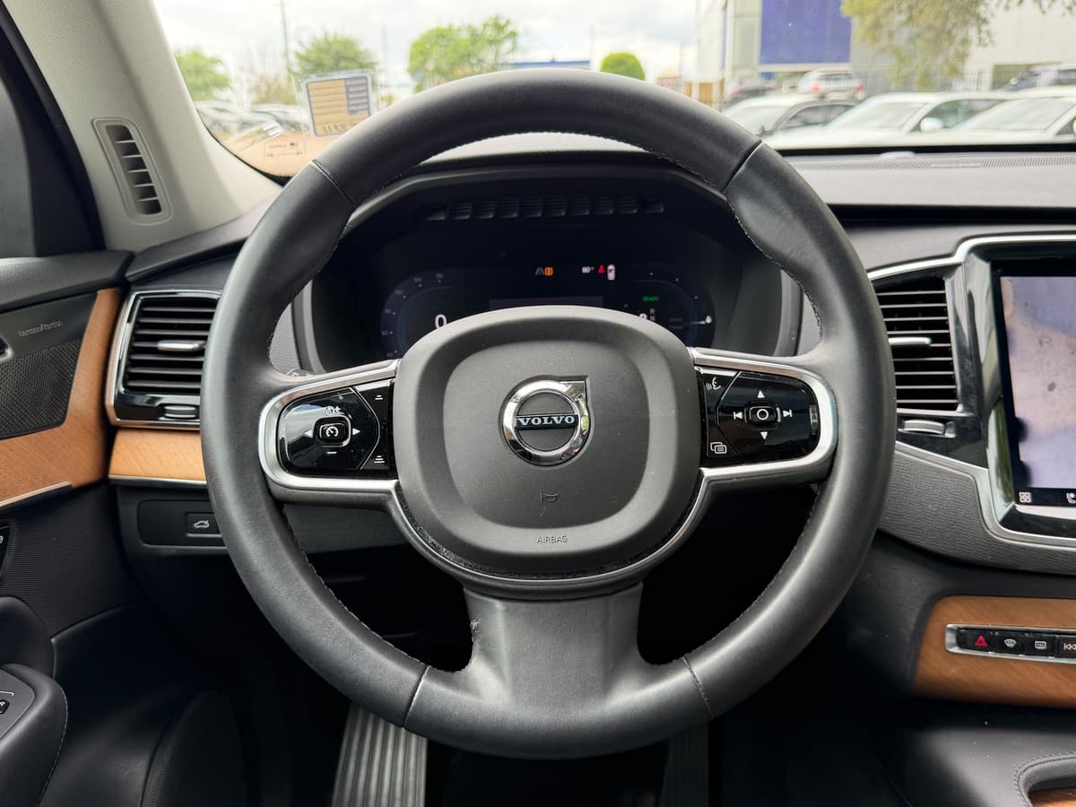 2024 Volvo XC90 plug-in hybrid - Image 17