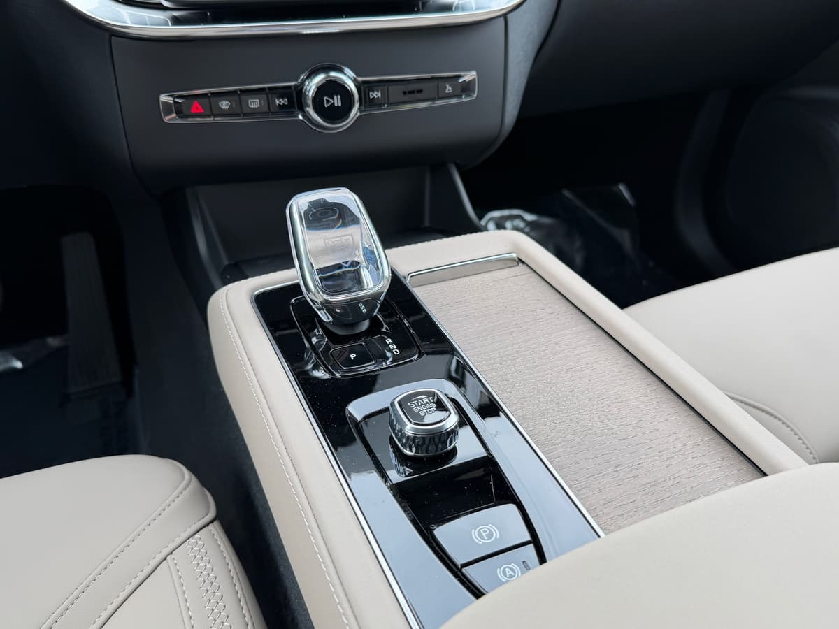 2026 Volvo XC90 - Image 14