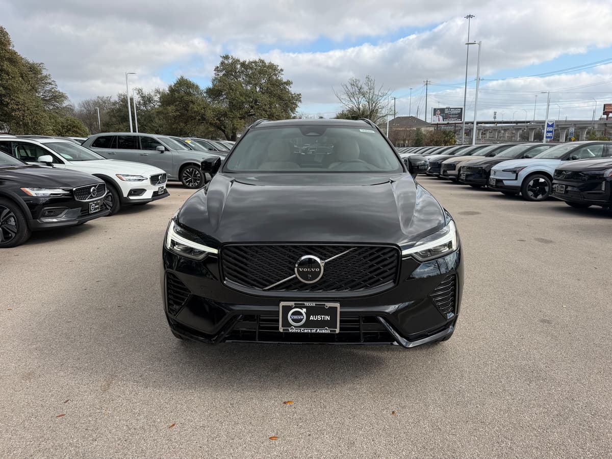 2026 Volvo XC60 plug-in hybrid - Image 6