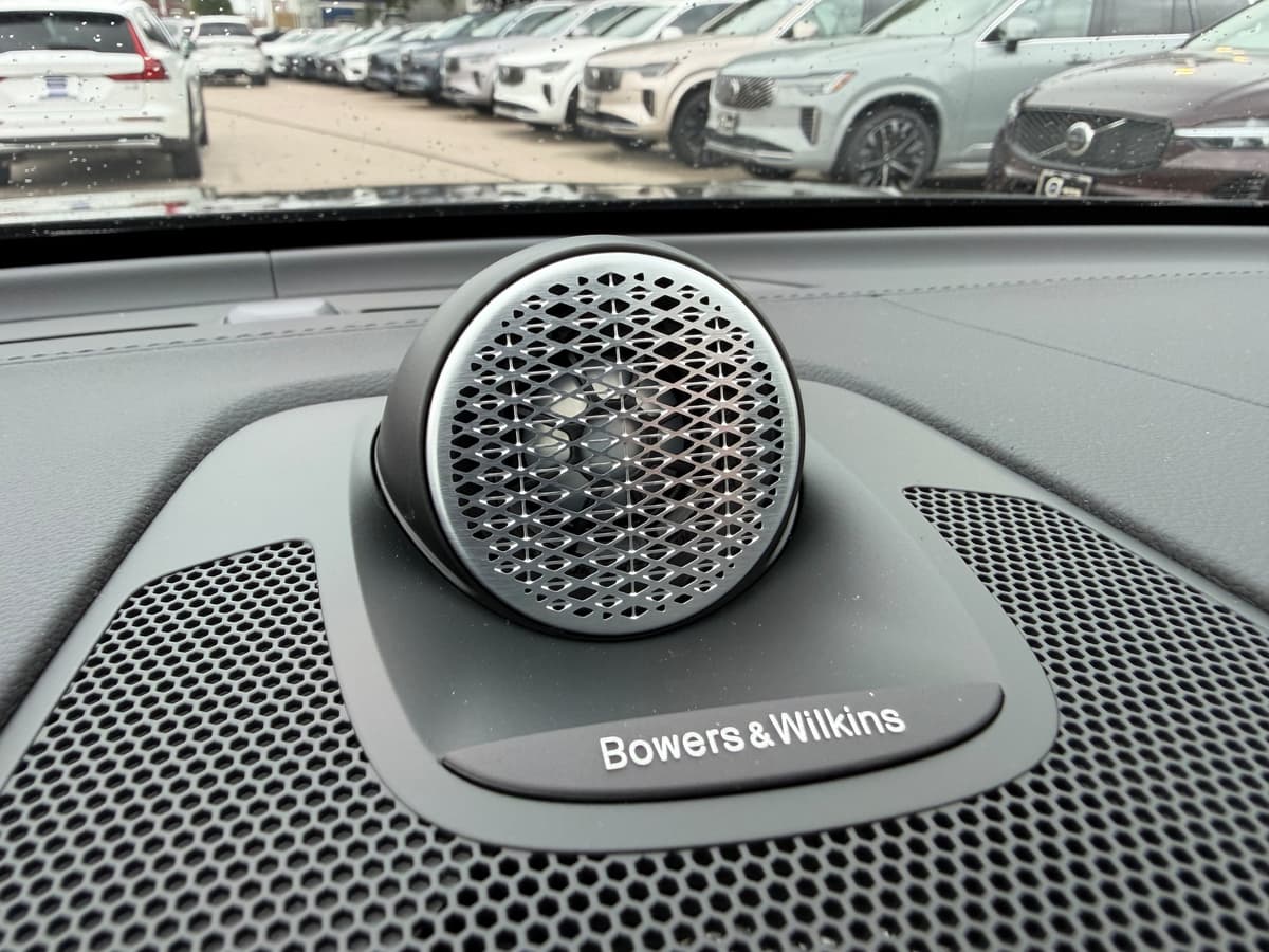 2026 Volvo XC60 - Image 15