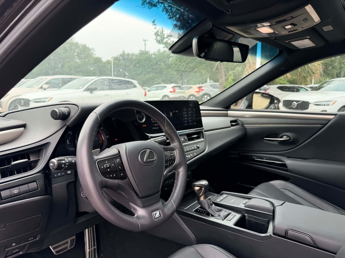 2022 LEXUS ES 350 - Image 9