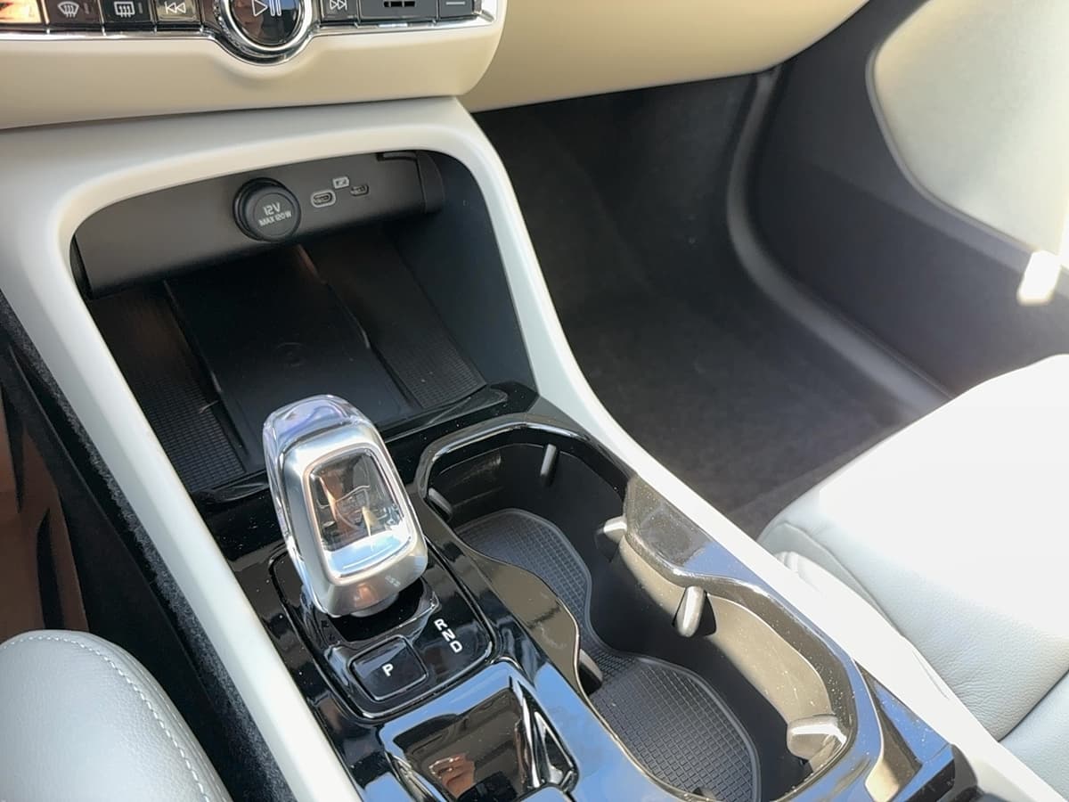 2026 Volvo XC40 - Image 20