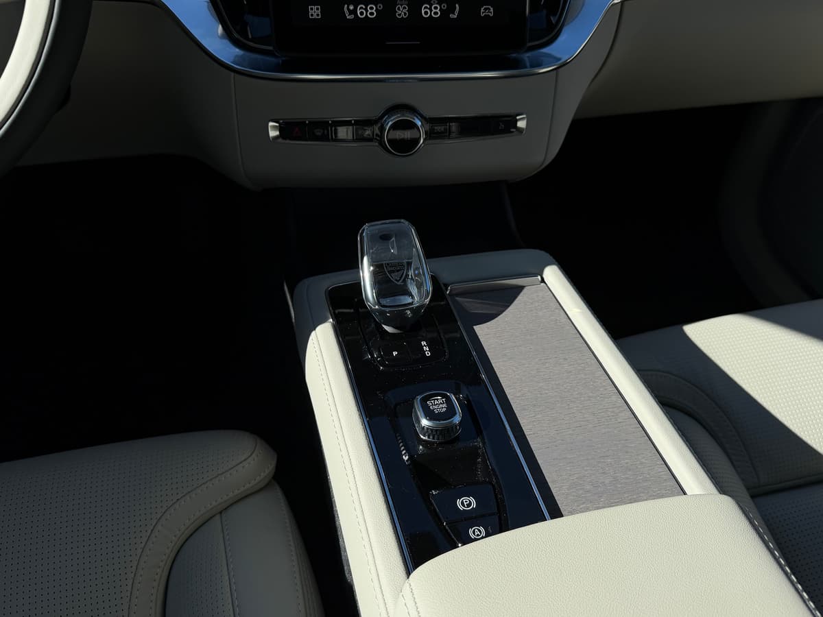 2026 Volvo XC90 - Image 14