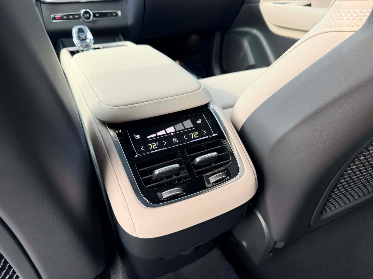 2026 Volvo XC90 - Image 17