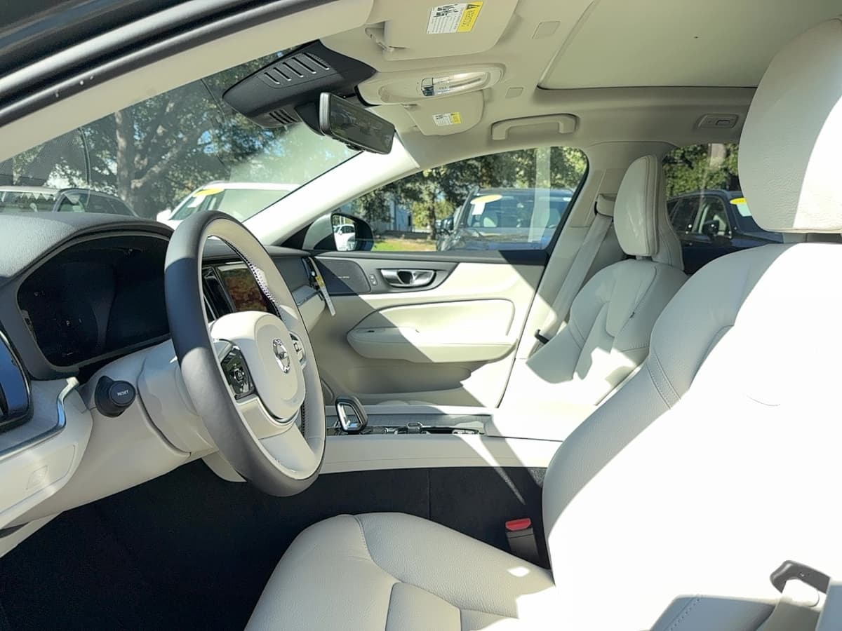 2026 Volvo V60 Cross Country - Image 11