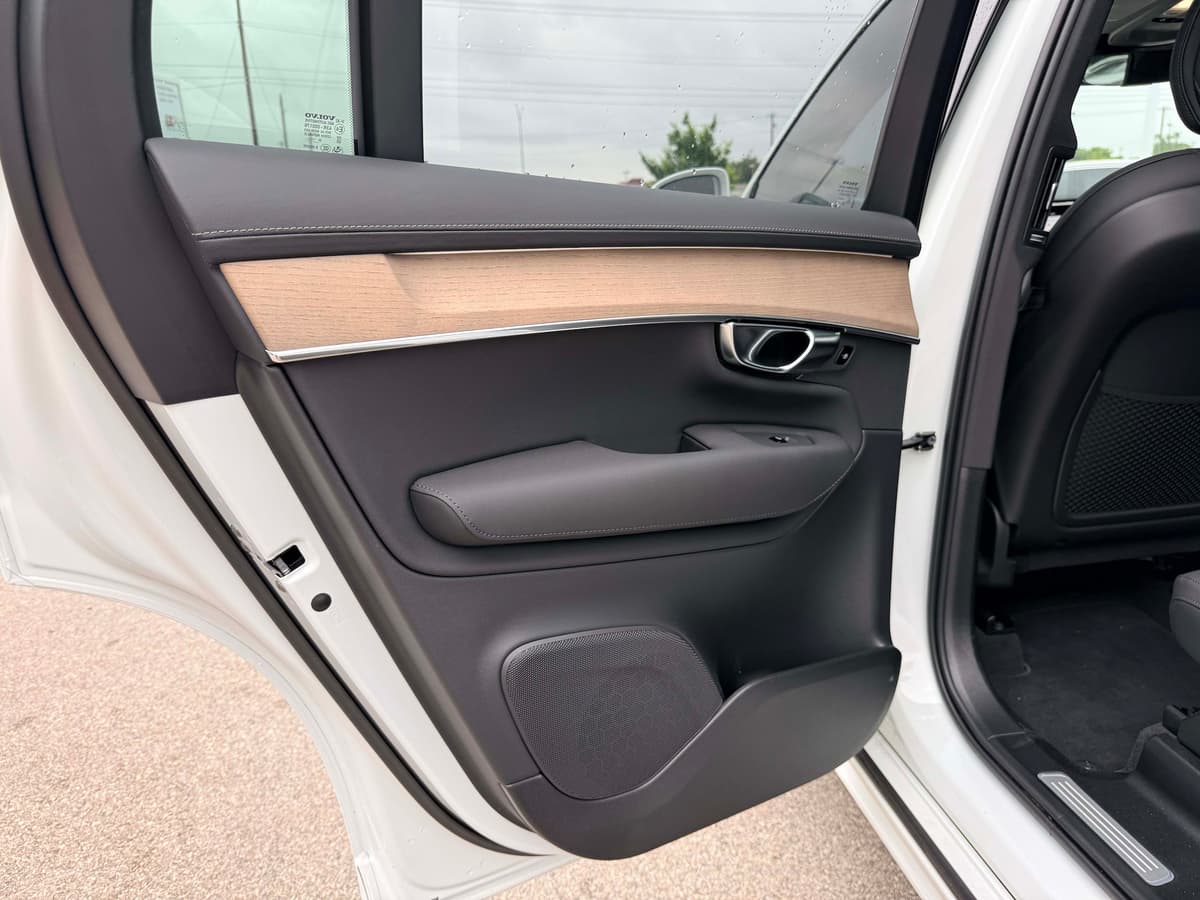 2025 Volvo XC90 - Image 14