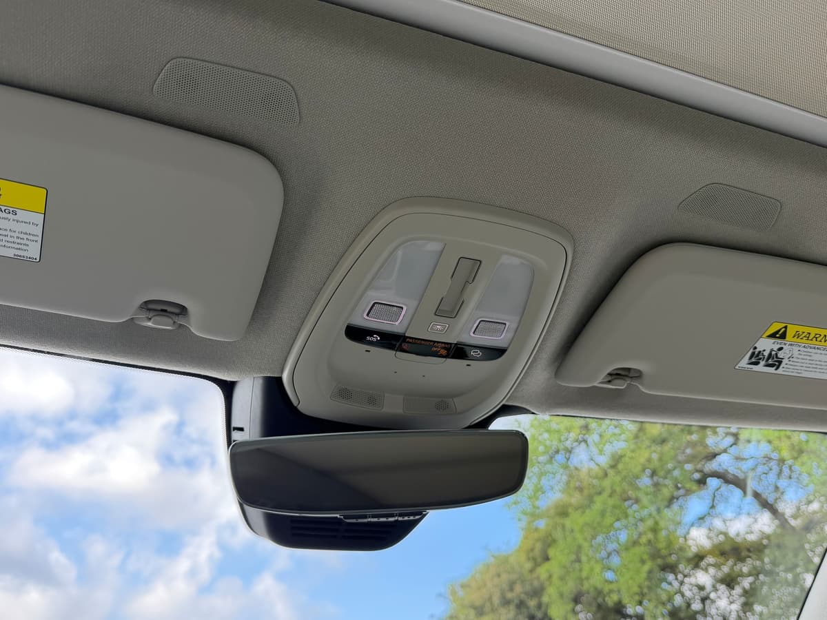 2026 Volvo XC40 - Image 15