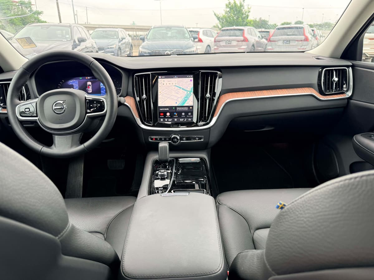 2025 Volvo S60 Plug-In Hybrid - Image 11