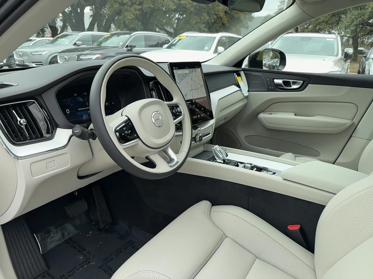 2026 Volvo XC60 - Image 14