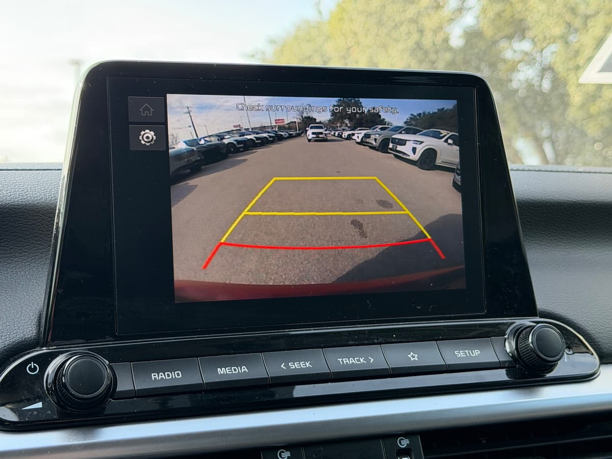 2023 Kia Forte - Image 18