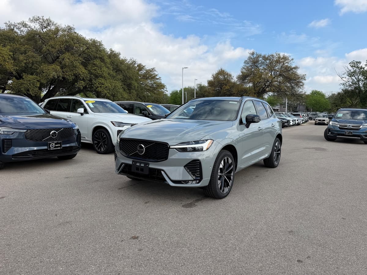 2026 Volvo XC60 - Image 2