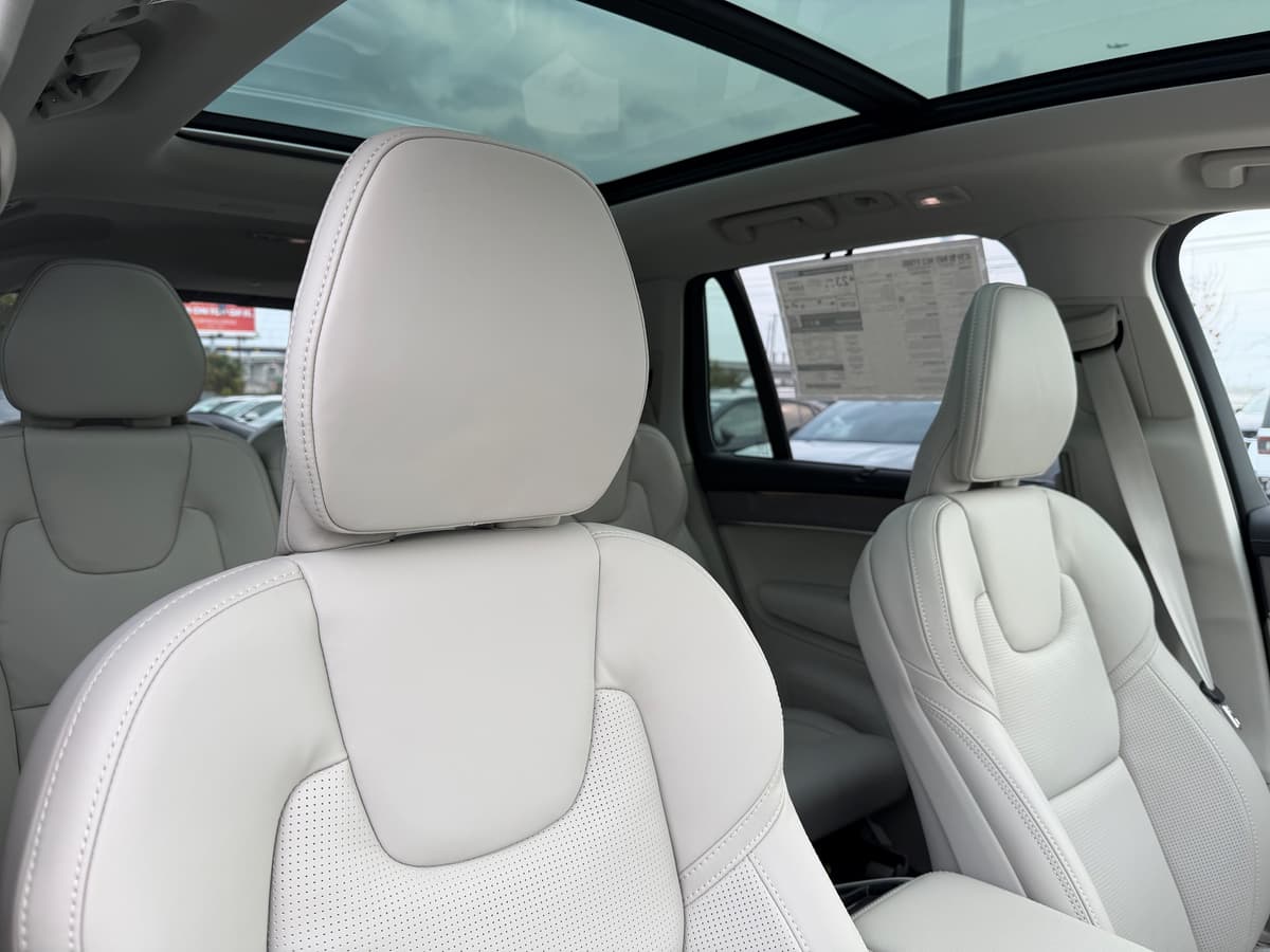 2026 Volvo XC90 - Image 9