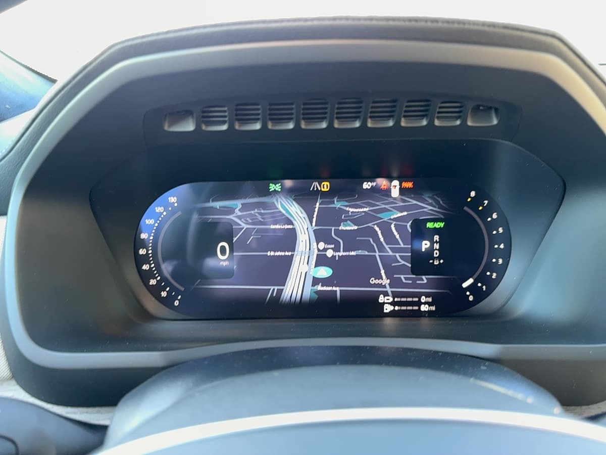 2026 Volvo XC90 plug-in hybrid - Image 21