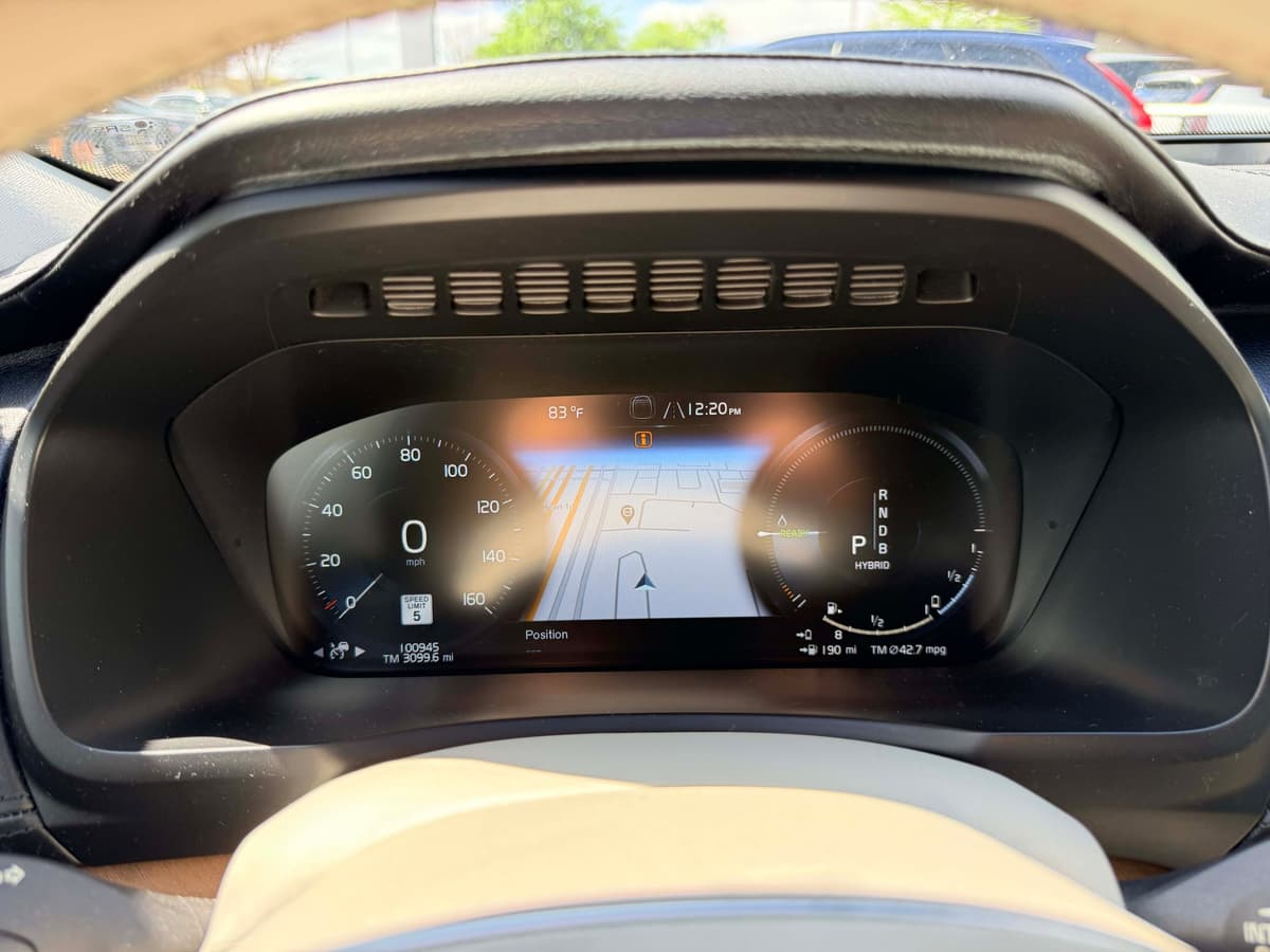 2016 Volvo XC90 Hybrid - Image 19