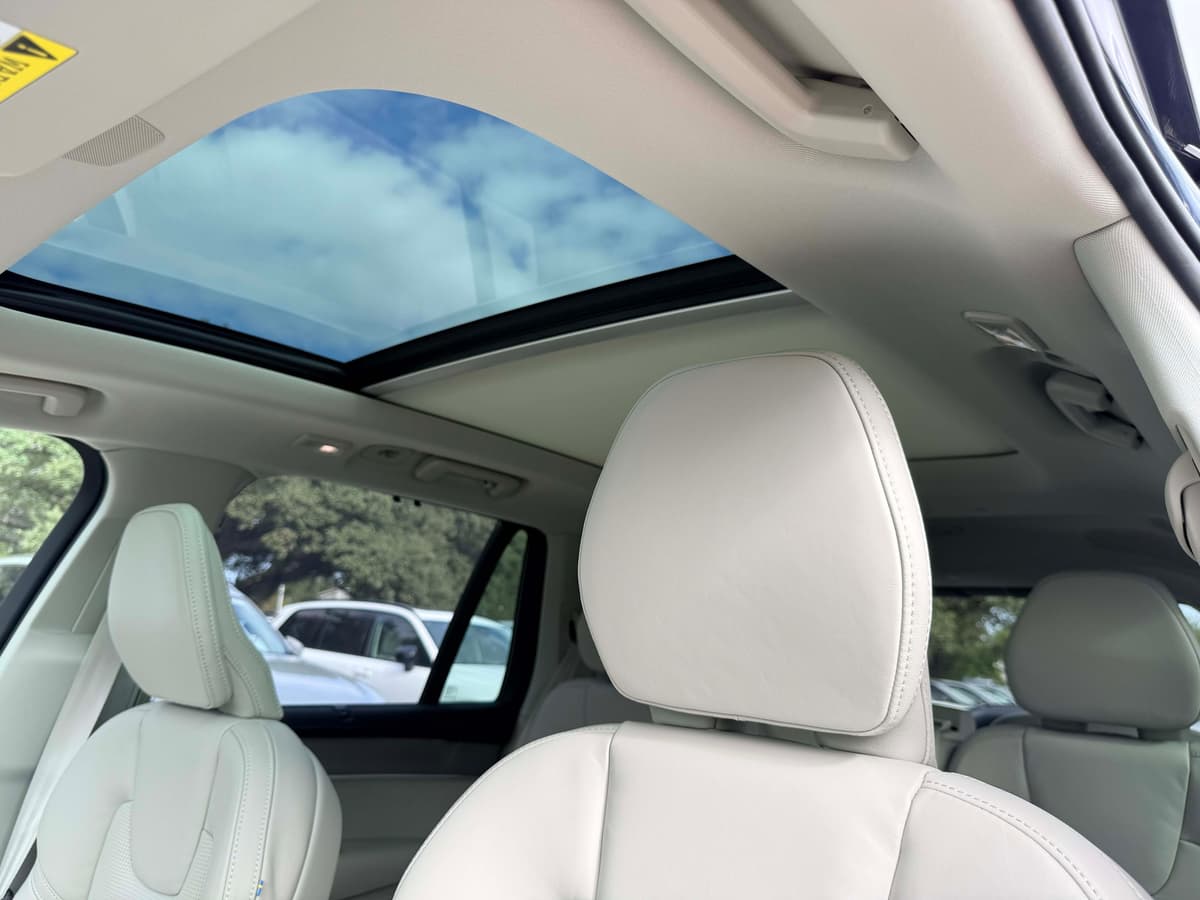 2026 Volvo XC90 - Image 14