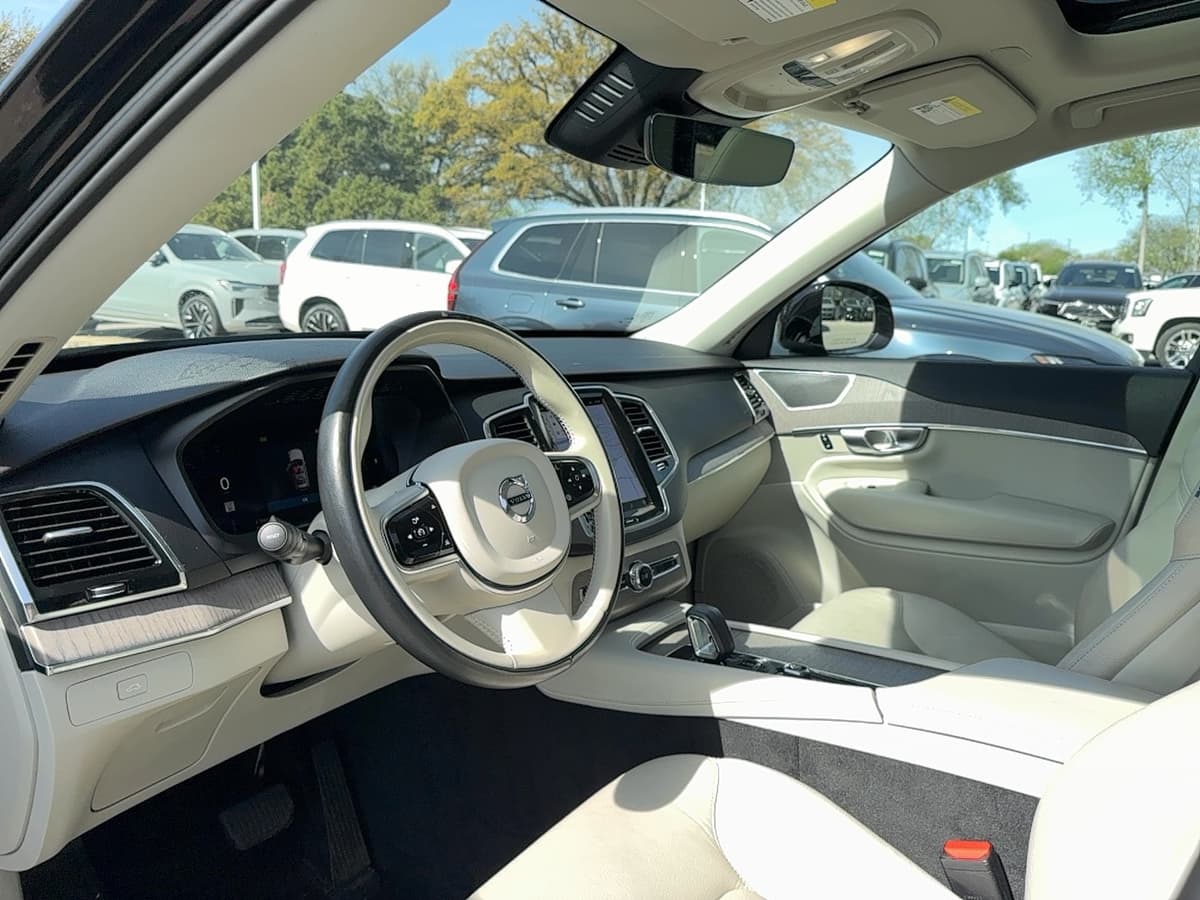 2023 Volvo XC90 - Image 9