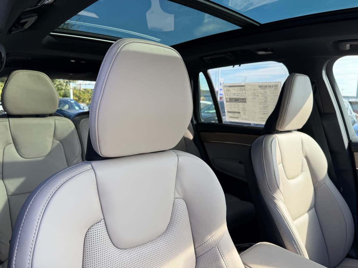 2026 Volvo XC90 - Image 9
