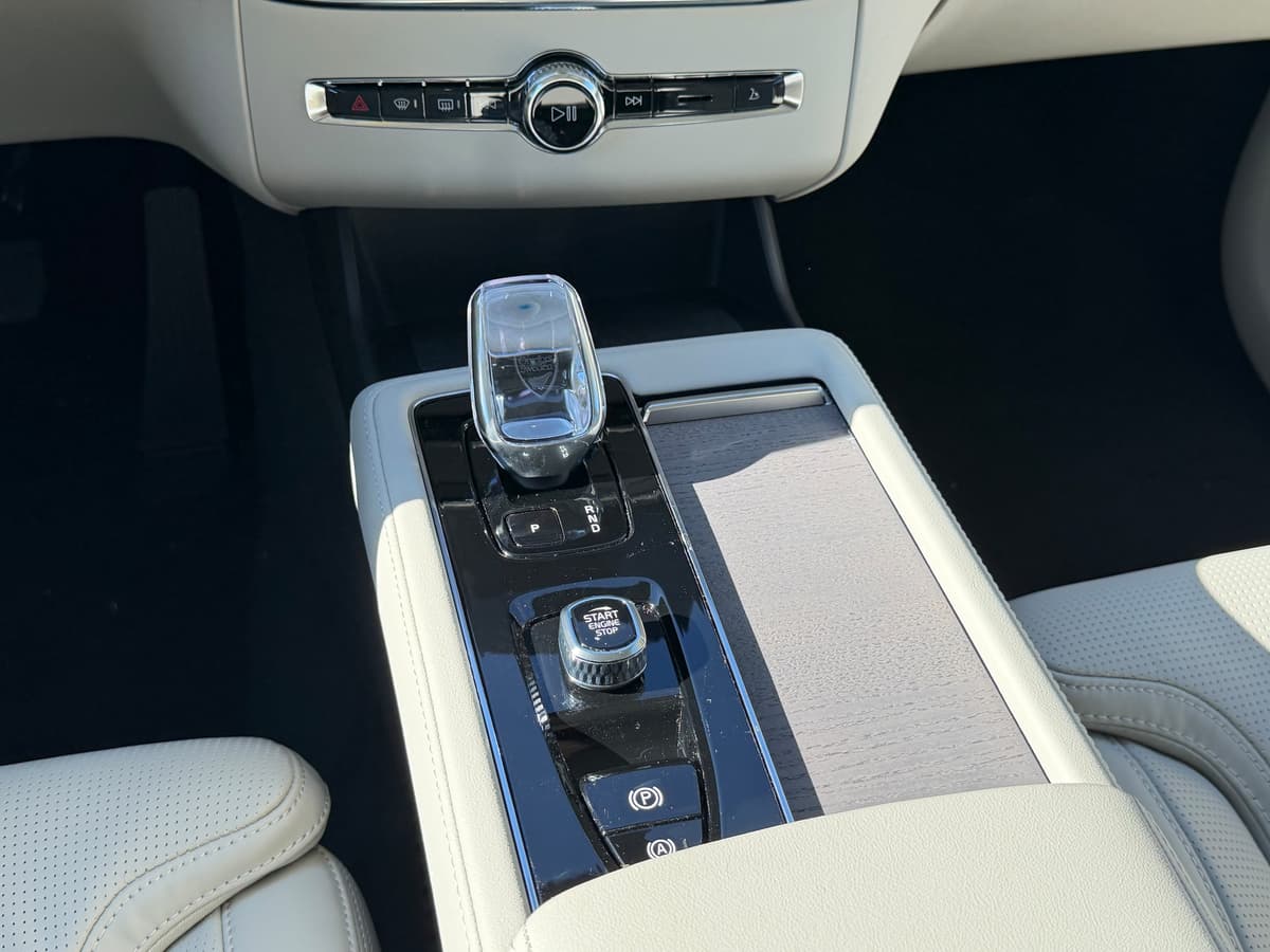 2026 Volvo XC90 - Image 14