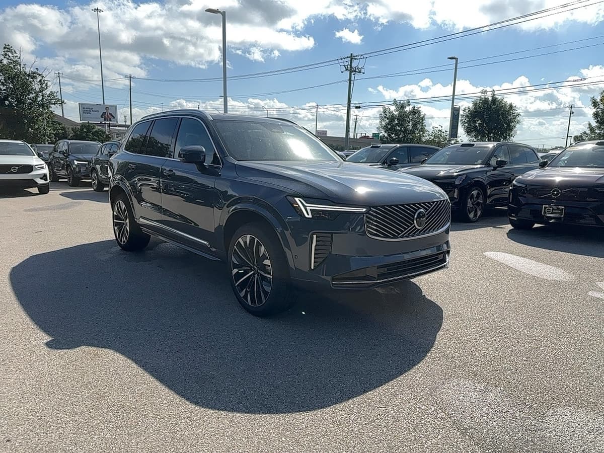 2026 Volvo XC90 - Image 8