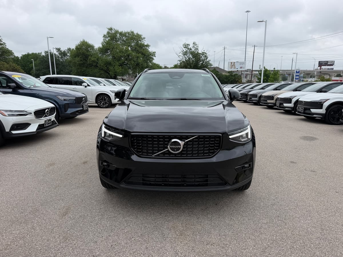 2026 Volvo XC40 - Image 6