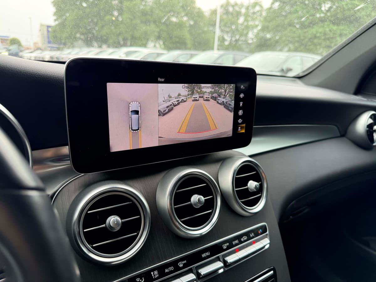 2022 Mercedes-Benz GLC 300 - Image 21