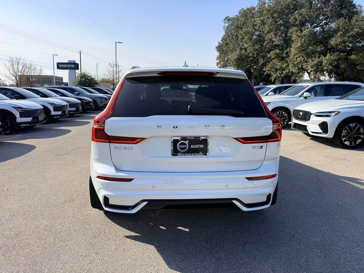 2026 Volvo XC60 - Image 5
