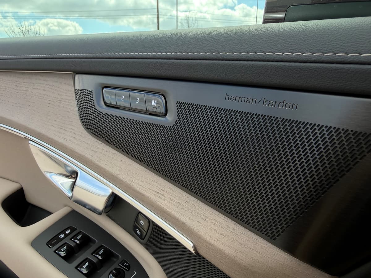 2026 Volvo XC90 plug-in hybrid - Image 19