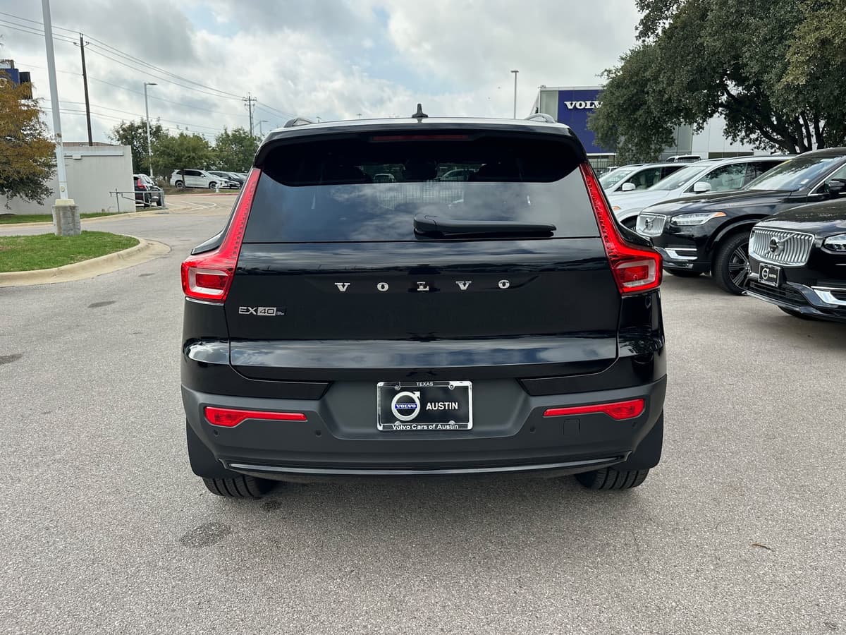2026 Volvo EX40 - Image 5