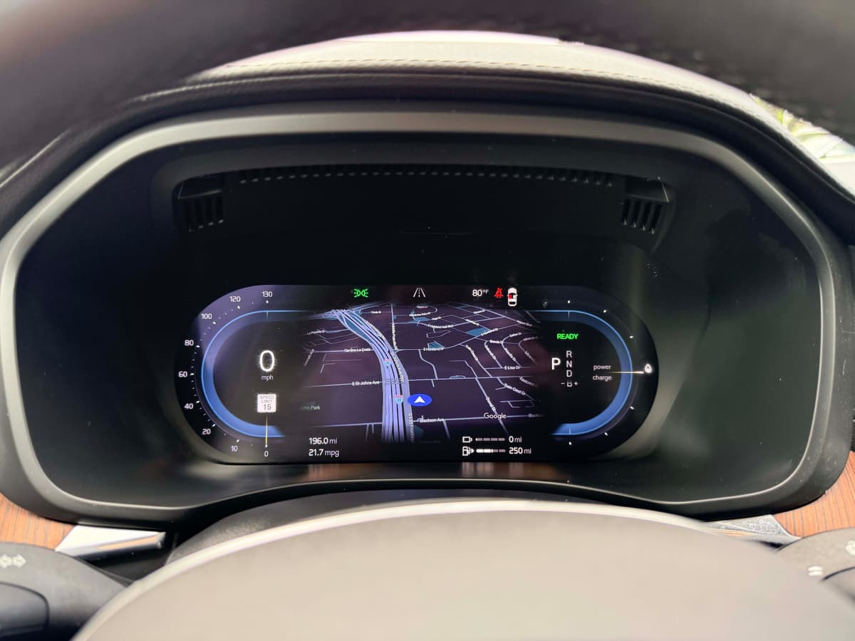 2024 Volvo XC60 plug-in hybrid - Image 18