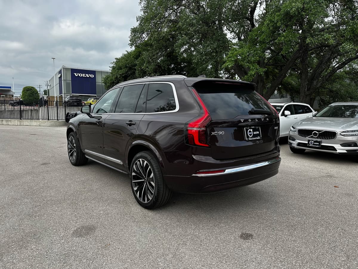 2025 Volvo XC90 - Image 4