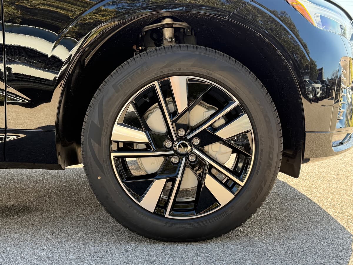 2026 Volvo XC60 - Image 7
