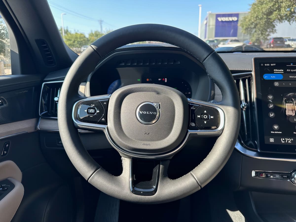 2026 Volvo XC90 plug-in hybrid - Image 14