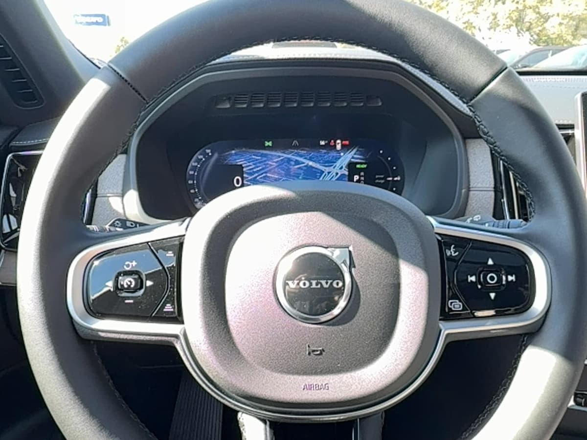 2026 Volvo XC90 plug-in hybrid - Image 20