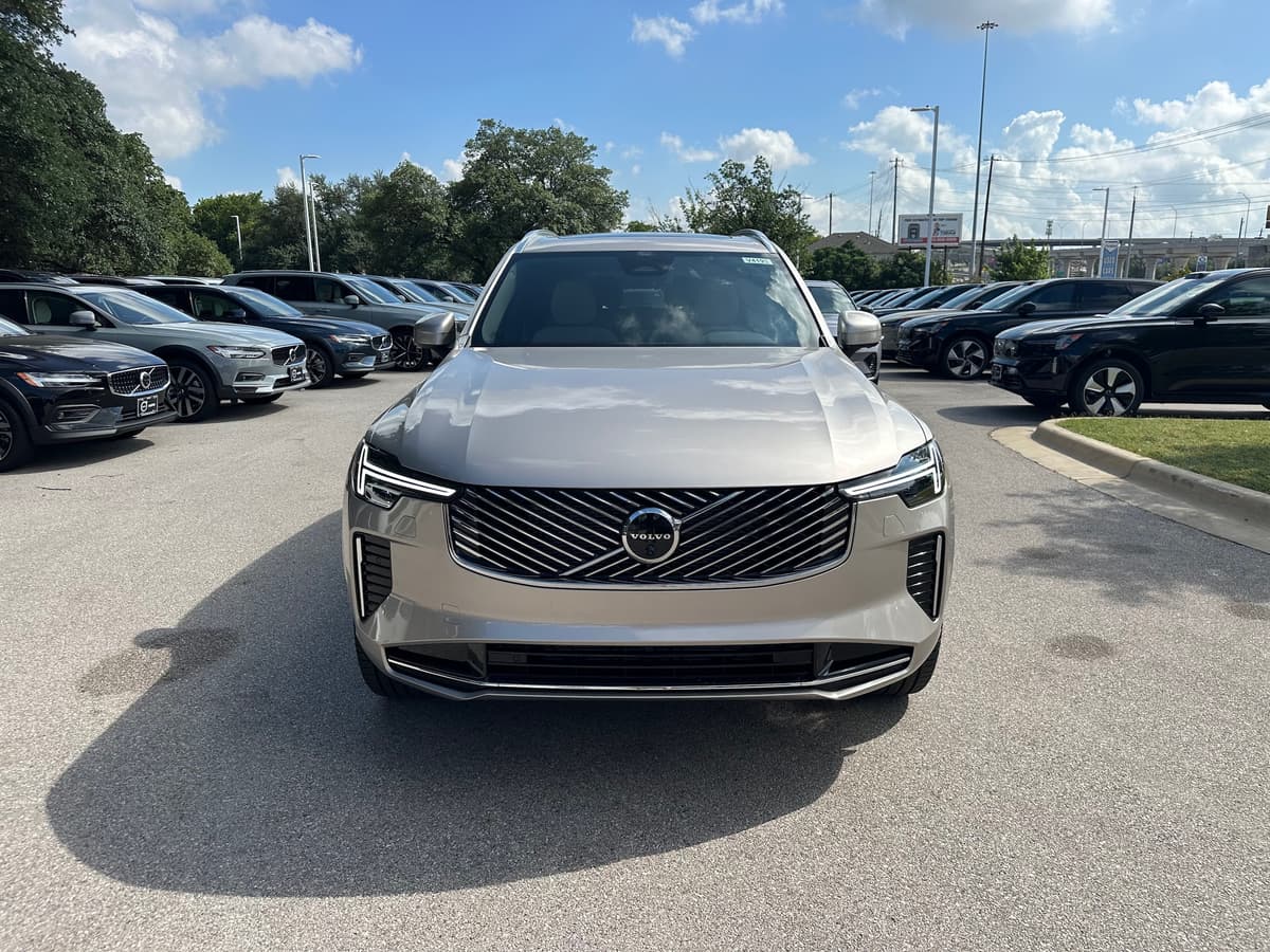 2026 Volvo XC90 - Image 6