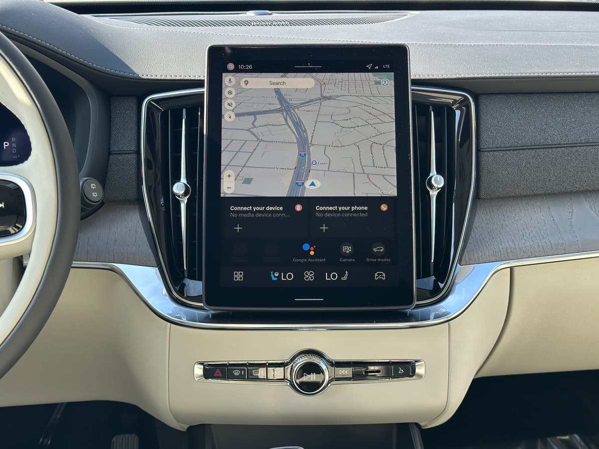 2026 Volvo XC90 - Image 13