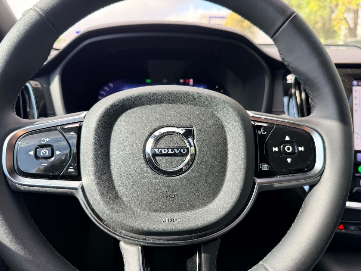 2024 Volvo V60 plug-in hybrid - Image 16