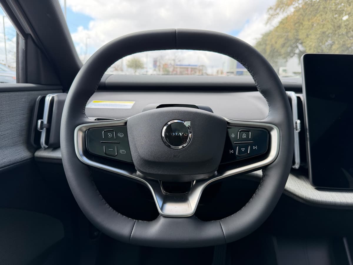 2026 Volvo EX30 - Image 14