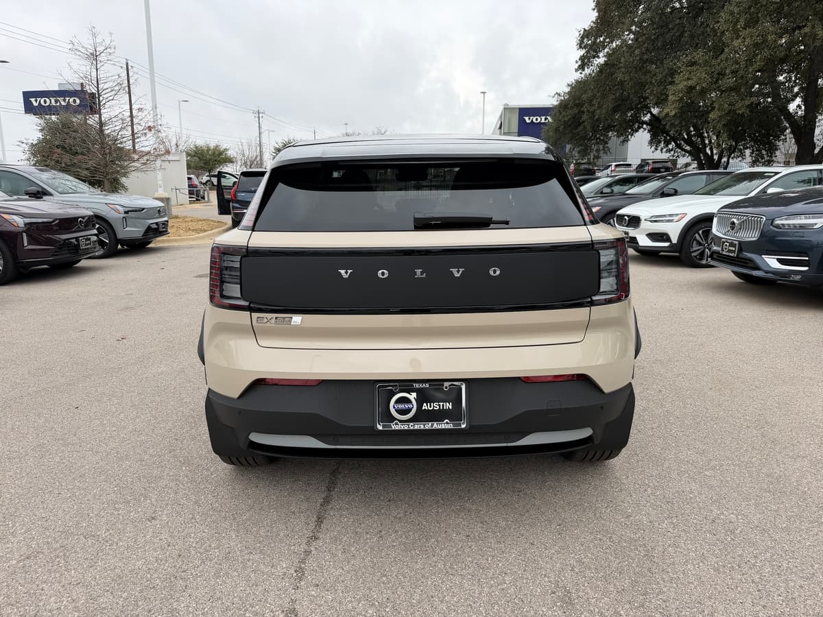 2026 Volvo EX30 Cross Country - Image 5
