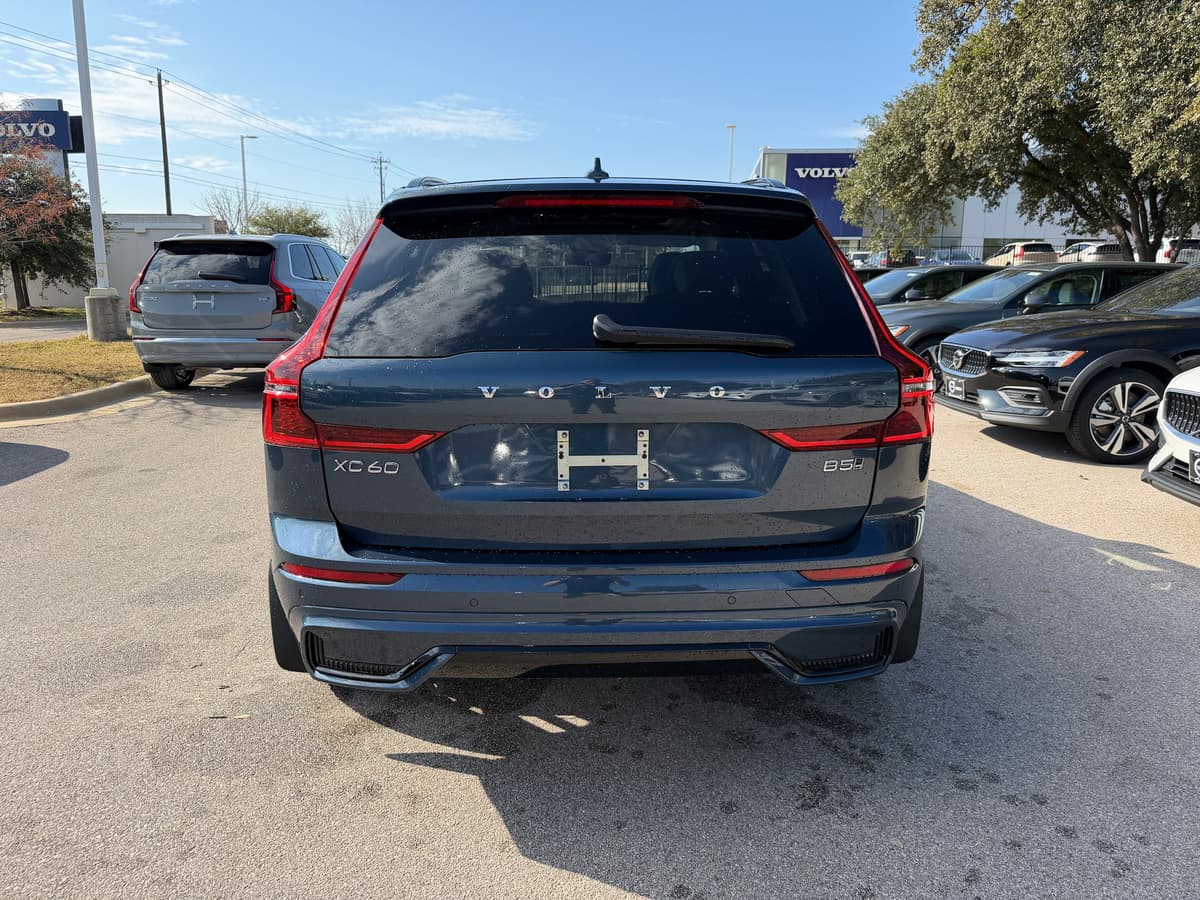 2026 Volvo XC60 - Image 5