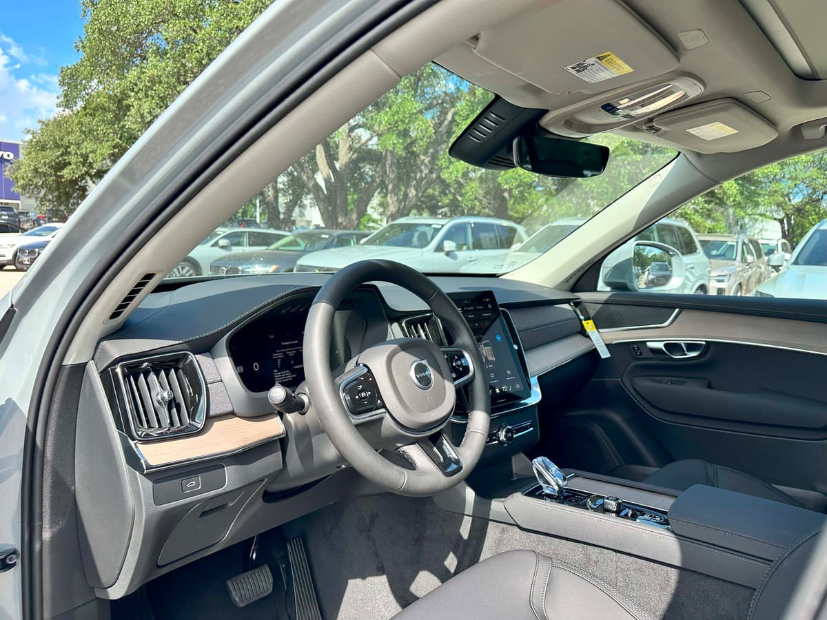 2026 Volvo XC90 - Image 12