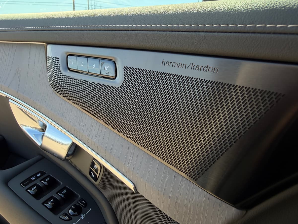 2026 Volvo XC90 plug-in hybrid - Image 19