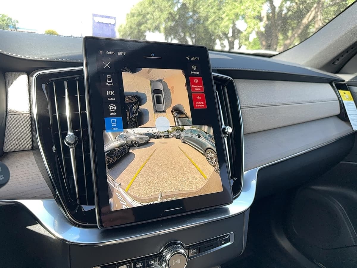 2026 Volvo XC90 - Image 22